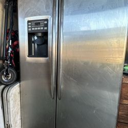 Ge profile Stainless Steel Refrigerator 