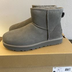 UGG Classic Mini Size 7