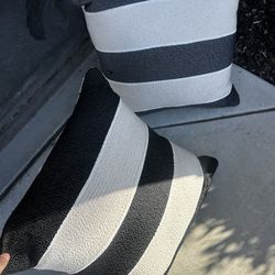Outdoor pillows - excellent