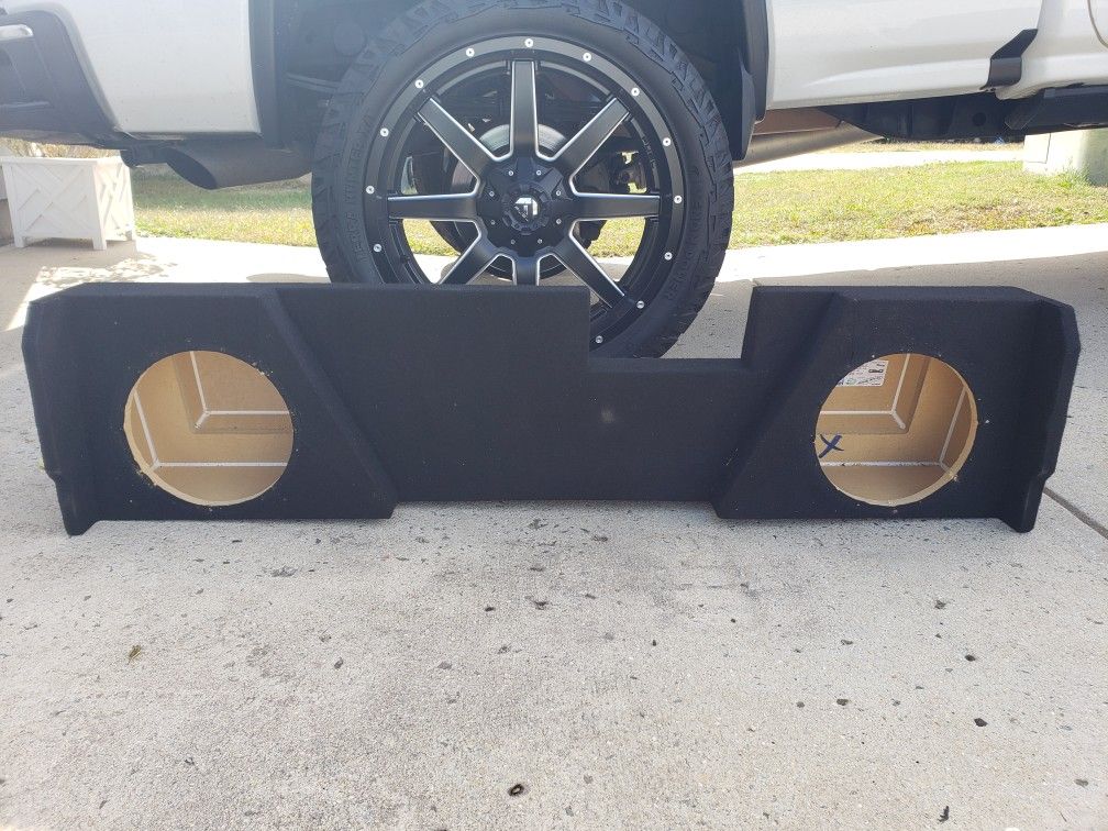 Dual 10" subwoofer box