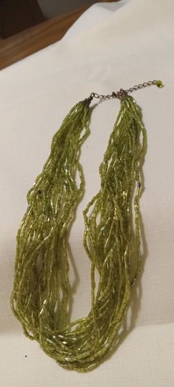 Necklace Green Color Several Strands