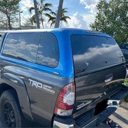 Toyota Tacoma 5 foot camper shell