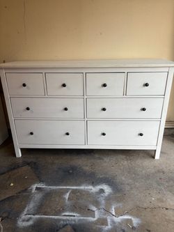 8-Drawer Dresser White