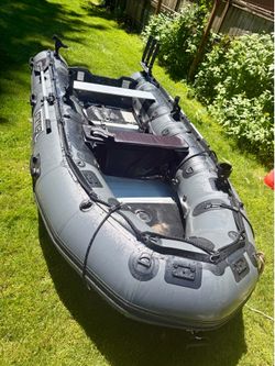 2022 Stryker HD 380 with 25hp Yamaha - $5,200 (renton)