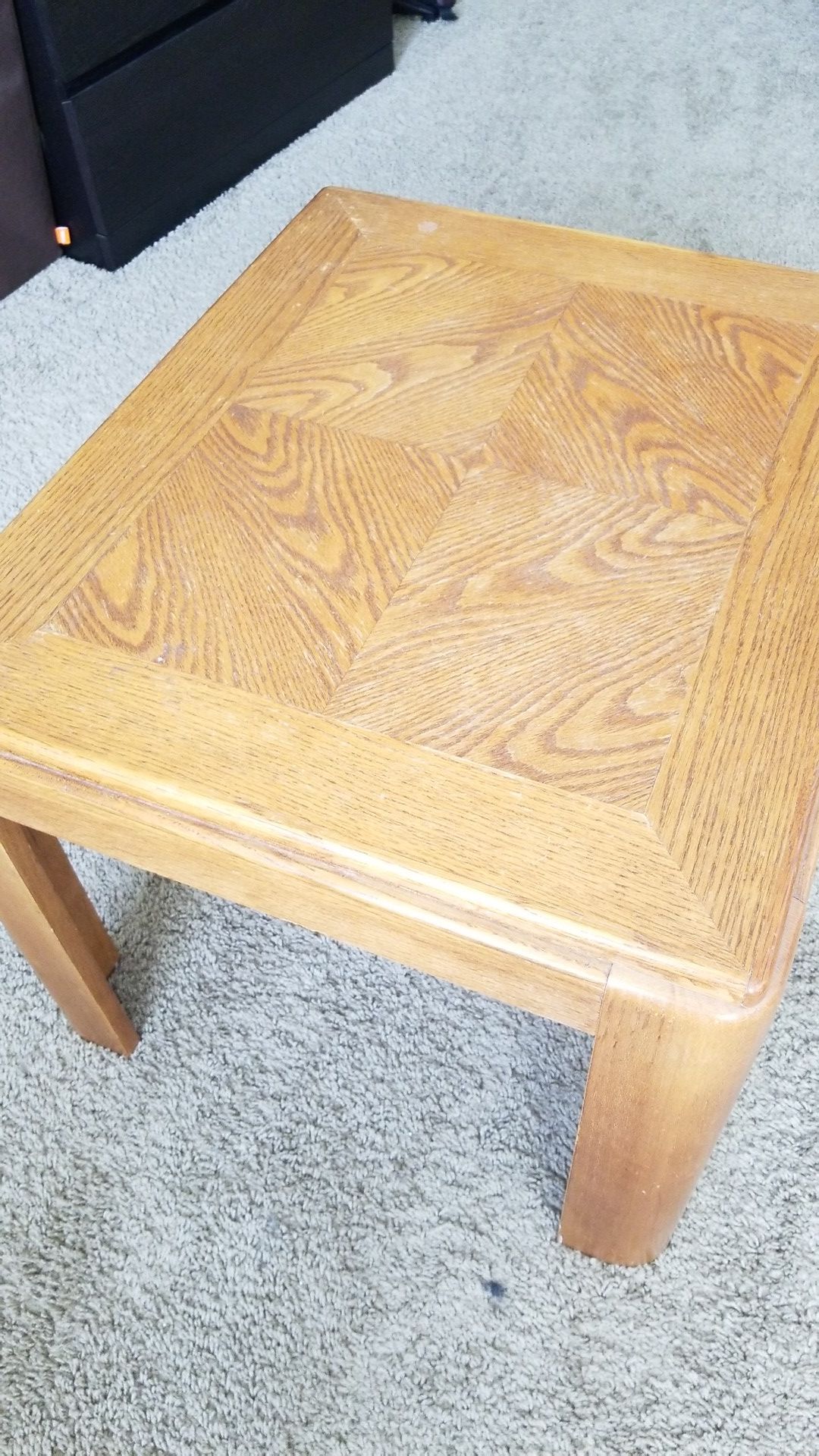 End table in great shape