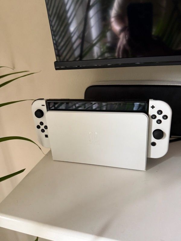 OLED Nintendo Switch White