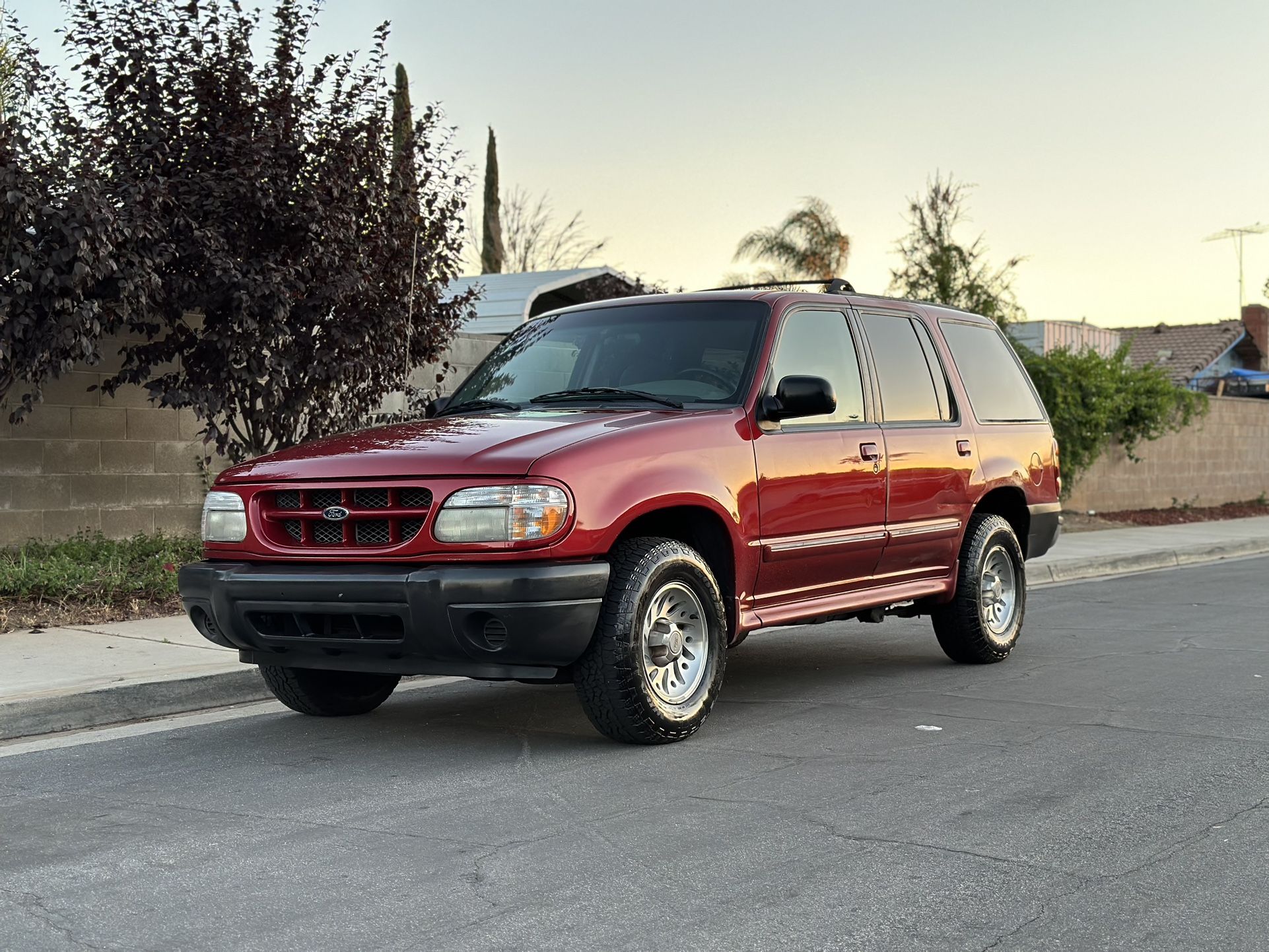 2000 Ford Explorer for Sale in Moreno Valley, CA - OfferUp