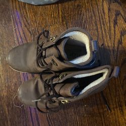 Size 5 uggs 