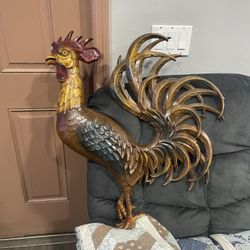 Decorative metal rooster sculpture