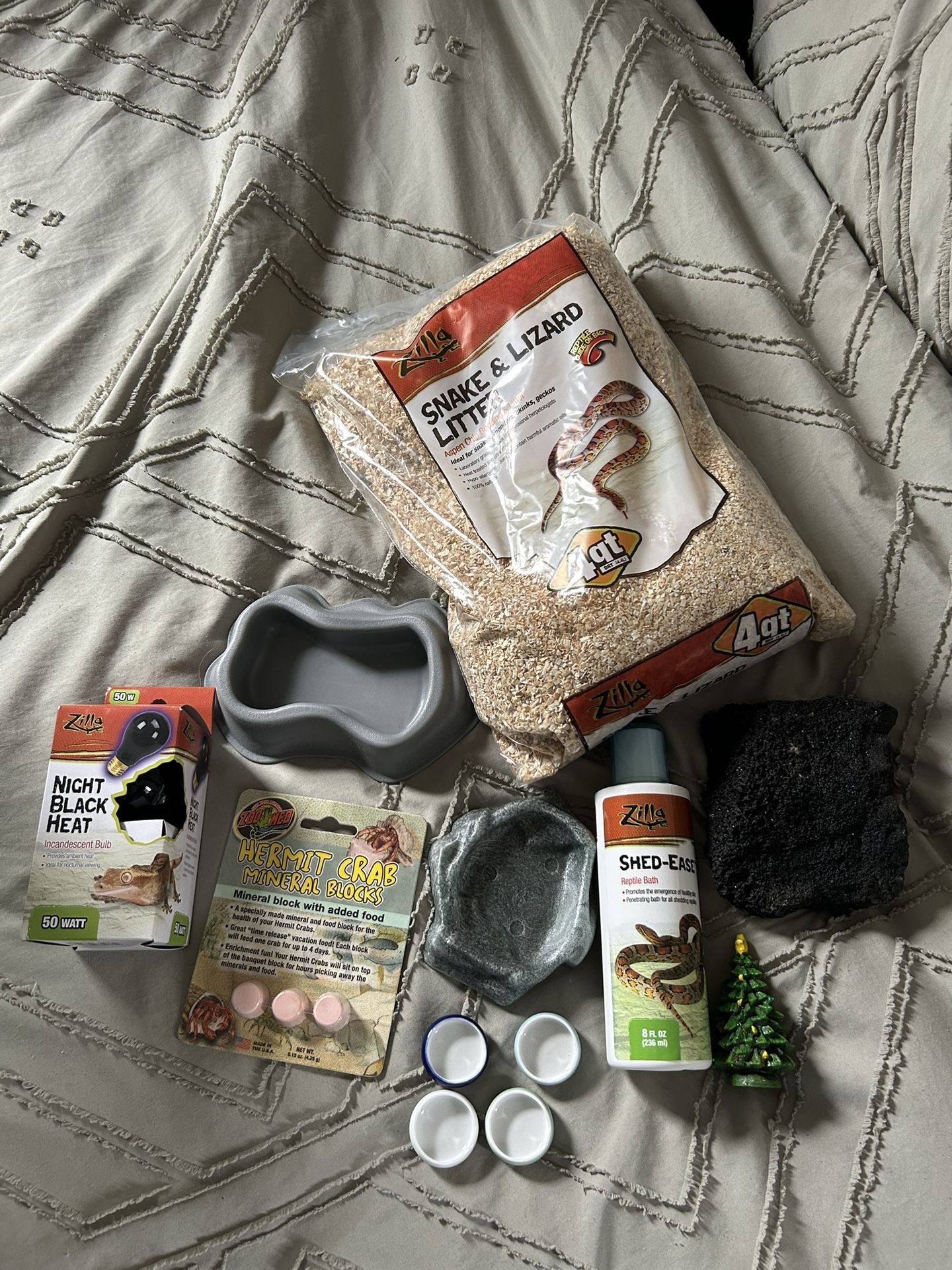hermit/snake enclosure