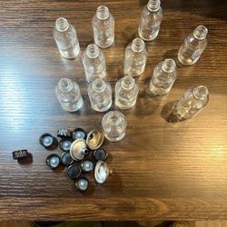 12 Mini Juicing Glass Bottles/lids