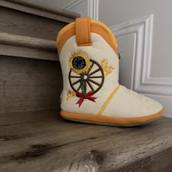 Brand New - Young Sunny Trail Cowgirl Boots Size: S/M