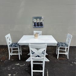 Beautiful Coastal Hi-Top Tables w/ chairs 🌊 😍