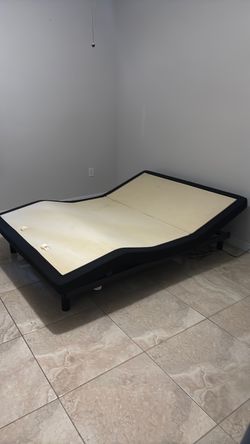 Movable bed frame