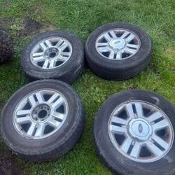 Ford F150  265/60/18  