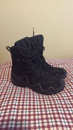 Lowa men’s military boots