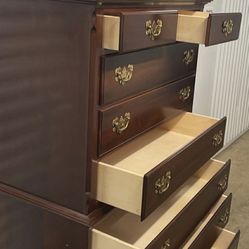 Solid Wood Tall Chest With Big Drawers. Drawers Sliding Smoothly. Delivery Available 