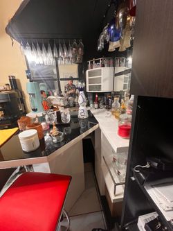 Bar y su mesa como nueva