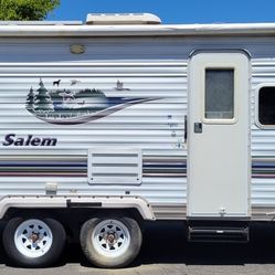 2003 SALEM ... 22 FOOT ... 4000 POUNDS EMPTY.... FAIR CONDITION 