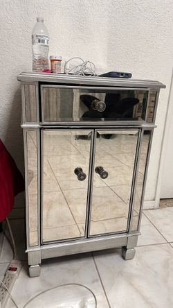 Nightstand glass mirror, mesa de noche  vidrio