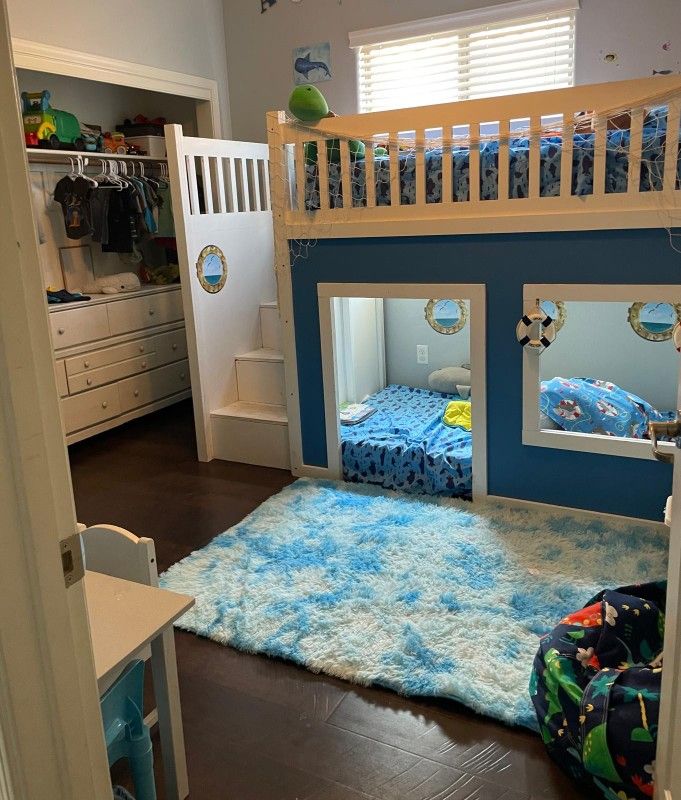 Kids Bunk Bed  (Twin)