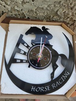 Horse racing vinyl record clock battery operated new