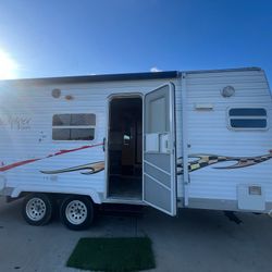19 Ft Toy Hauler 3 Bed 