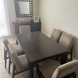 Modern Solid Wood Dining Set – 6 Upholstered Chairs – Excellent Condition  