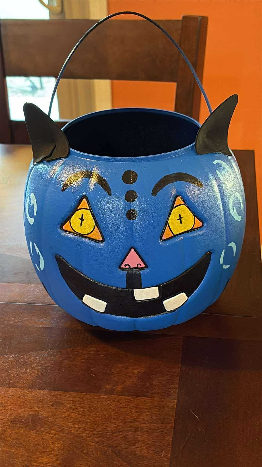 K-pop Tiger Halloween Bucket