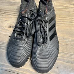 Adidas boys Predator 19.3 Blackout soccer Cleats 