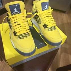 Air Jordan 4 Retro 