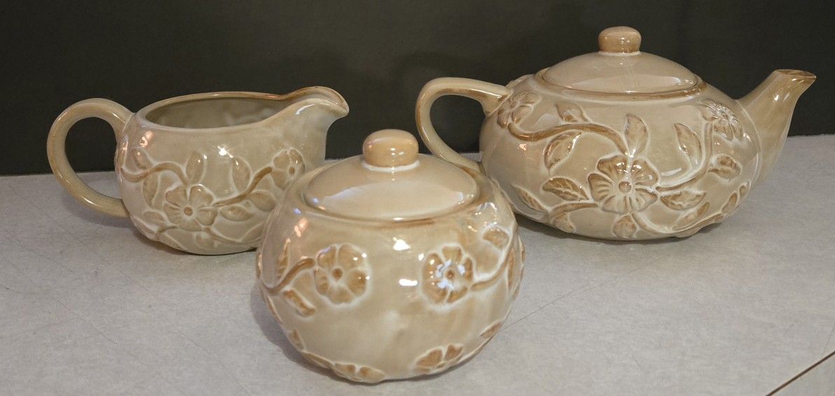 Vintage 3 Piece Glazed  Pottery Set In perfect Condition 