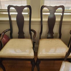 Dining Room Table , 4 Chairs, 2 Arm Chairs 