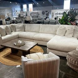 Brand New ▪️ $19 Down Payment Finance ▪️▪️Lindyn Linen Velvet 5 Piece Modular Sectional 
