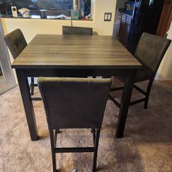 Dining Table (Table & 4 Chairs)