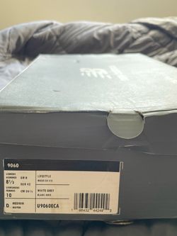 New balance lifestyle white grey men’s 8 1/2 women’s 10