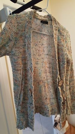 BCBG cute cardigan