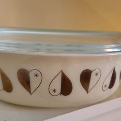 Pyrex Golden Hearts Casserole Dish 