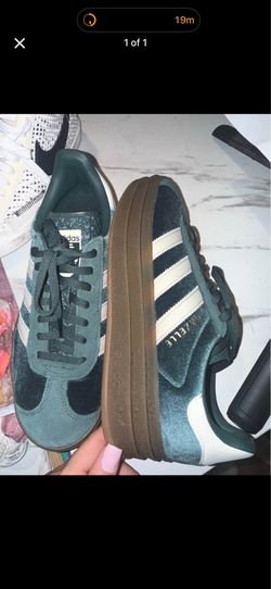 Adidas gazelle size 8 new