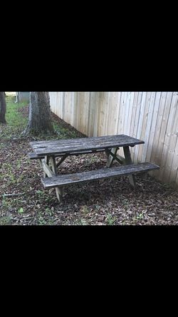 Picnic table