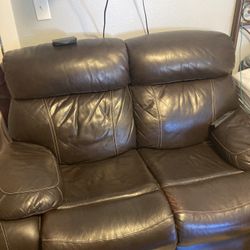 Reclining loveseat