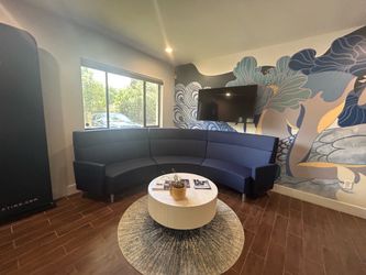 Common Sense Curve Sectional