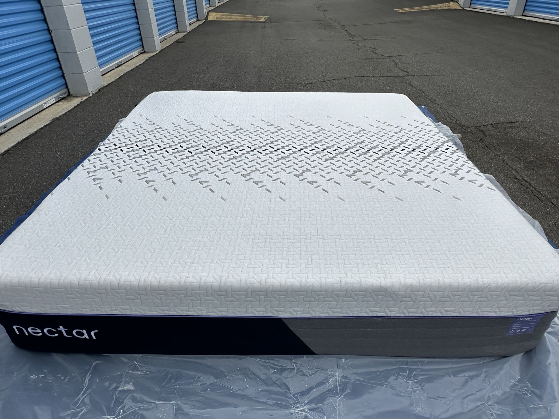 Nectar Luxe Hybrid King Mattress - USED LESS THAN 30 DAYS!