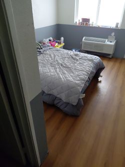 Full size bed