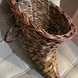 Cornucopia Basket with Insert - NEW