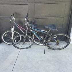 Schwinn 700c Hybrid Bike Pair