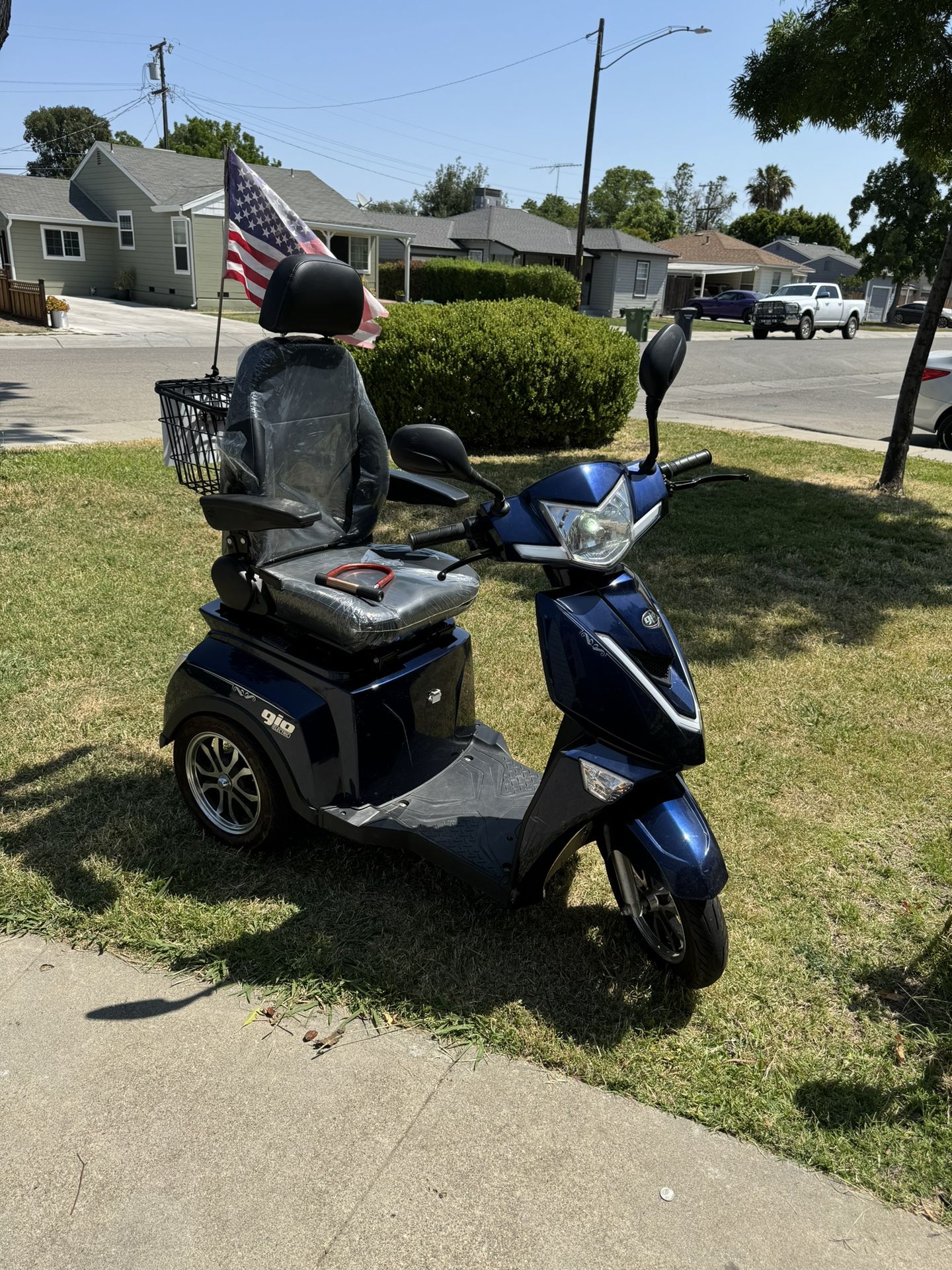 MOBILITY SCOOTER