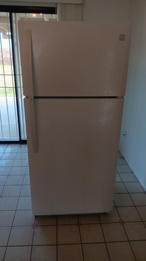 KENMORE REFRIDGERATOR