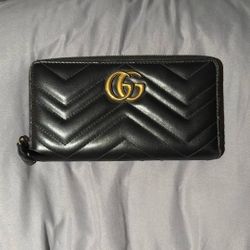 Gucci GG Marmont zip around wallet