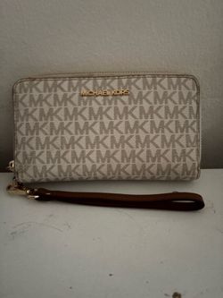 Michael Kors Zip-Around Wristlet Wallet